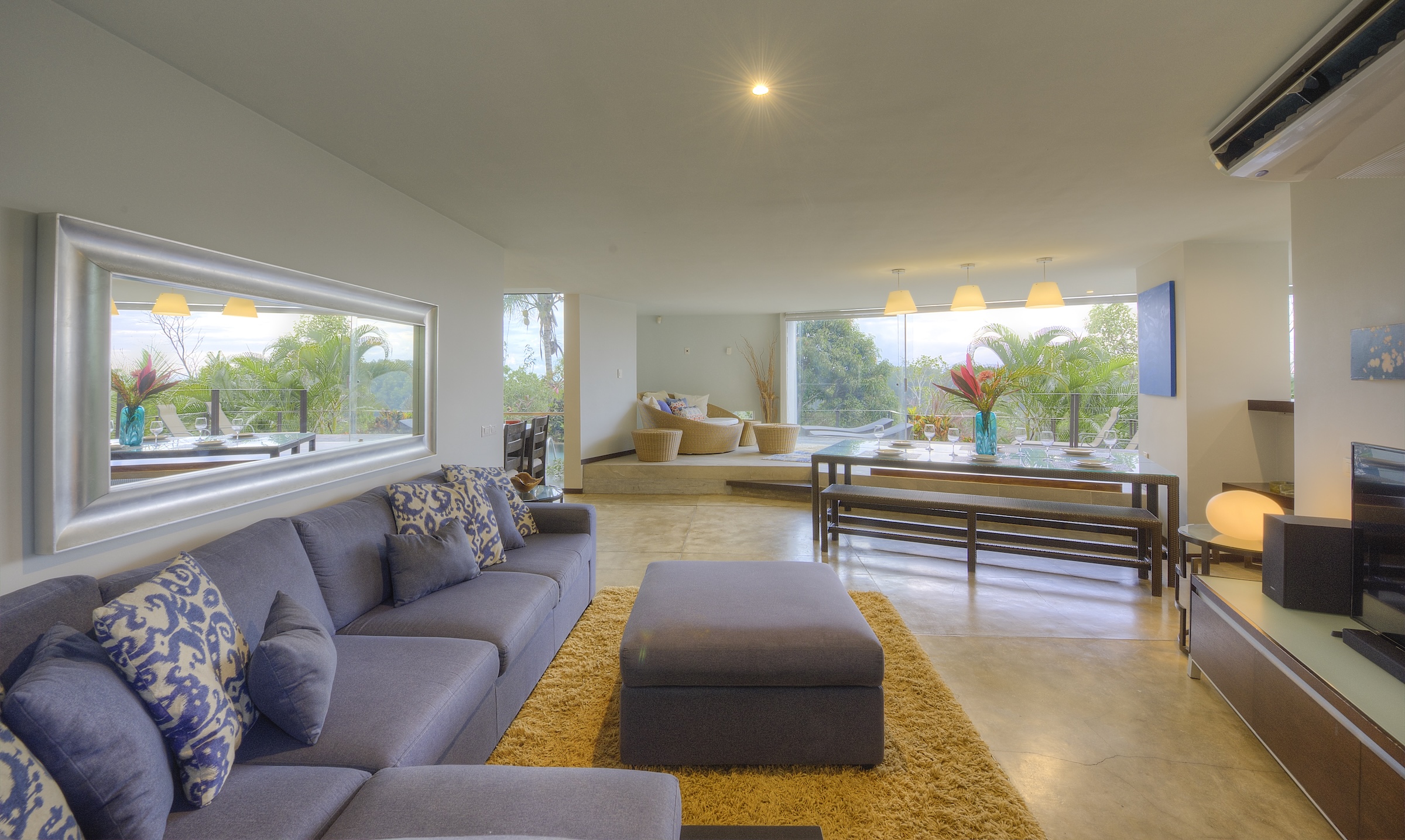 Tropical Villa open plan living room with panoramic views - Los Laureles