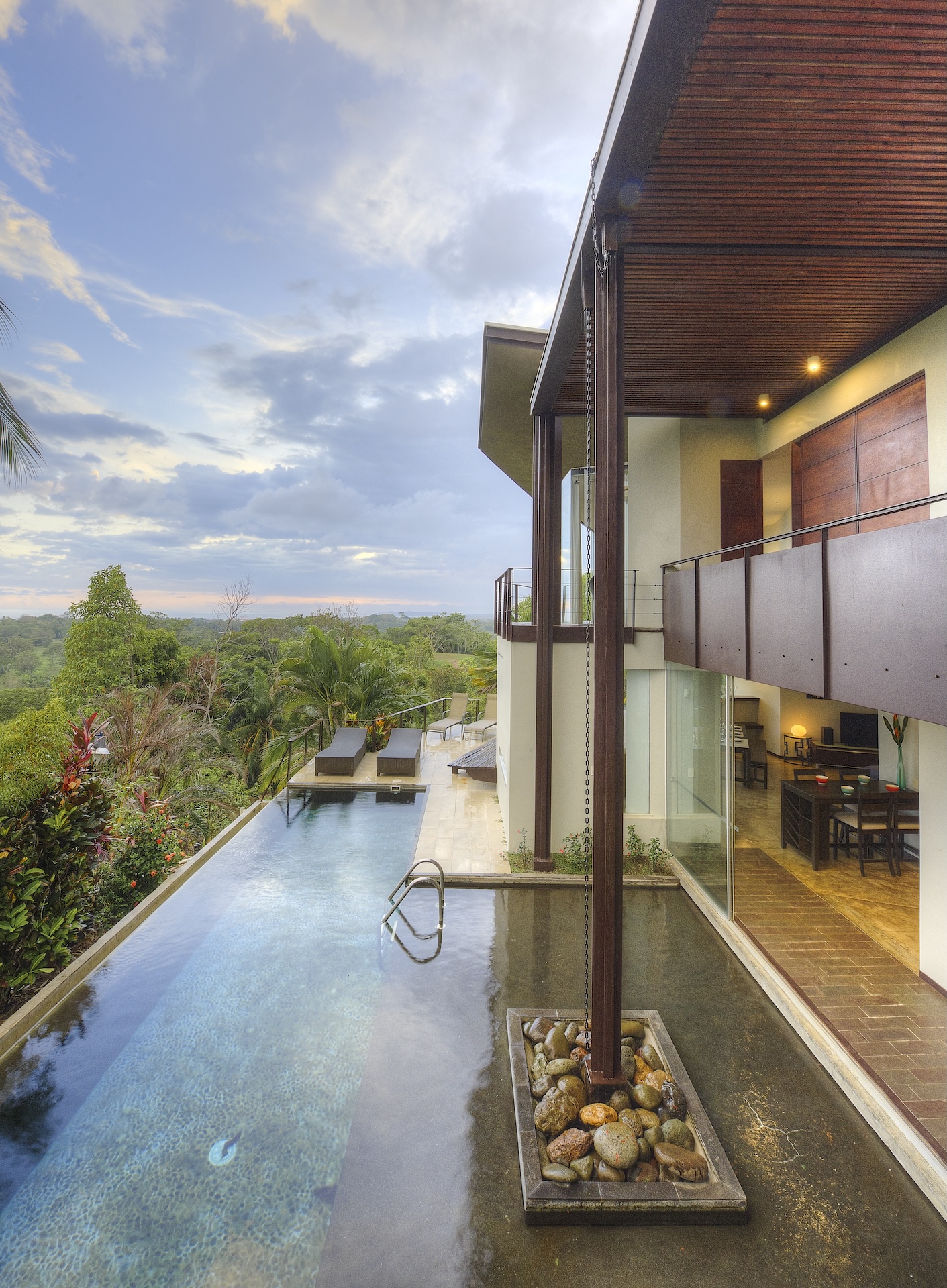 Tropical Villa pool and jungle view — Los Laureles Costa Rica